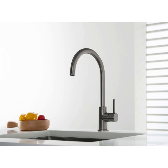 Смеситель для кухни Aquatek Европа AQ1382BGM, чёрный хром шлифованный, Цвет производителя: оружейная сталь фото 4