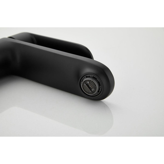 Смеситель для раковины с лейкой для биде Belz B12713-7, чёрный фото 25