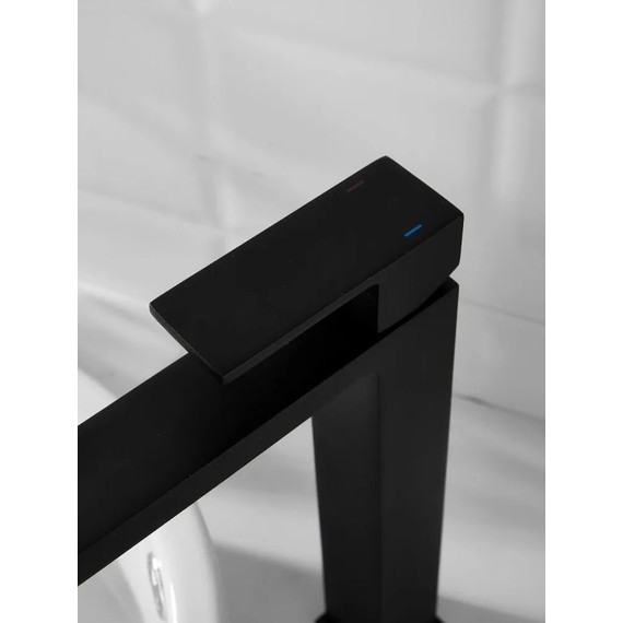 Смеситель для раковины высокий Belz B11613-7, чёрный фото 15