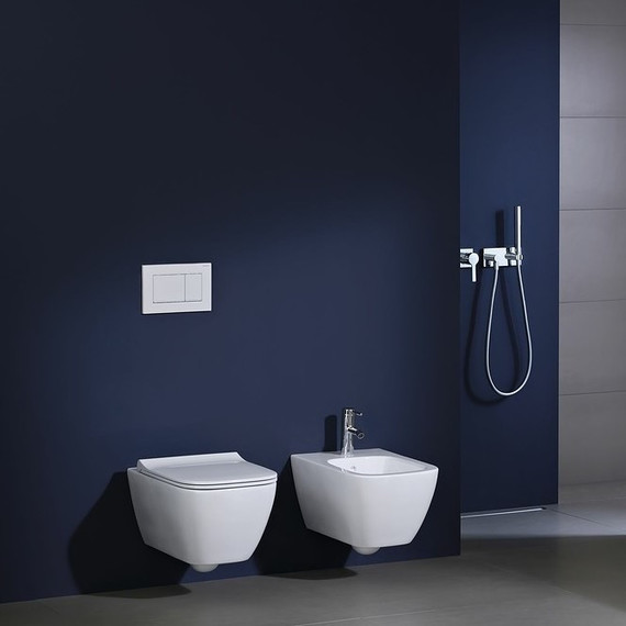 Унитаз подвесной безободковый Geberit Smyle Square 500.683.01.1 с крышкой микролифт - 7 Унитаз подвесной безободковый Geberit Smyle Square 500.683.01.1 с крышкой микролифт фото 7