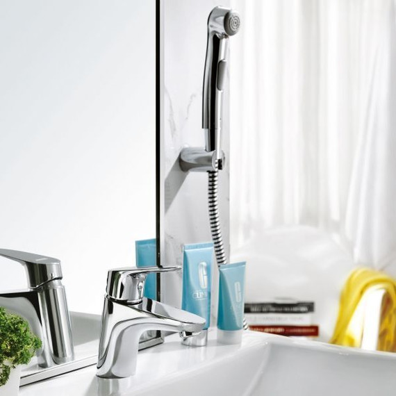 Смеситель для раковины с лейкой для биде BRAVAT DROP F14898C-2 фото 2