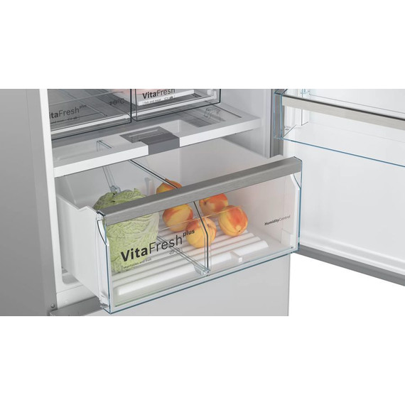 Двухкамерный холодильник Bosch Serie 8 KGN39LW32R (белое стекло) фото 5