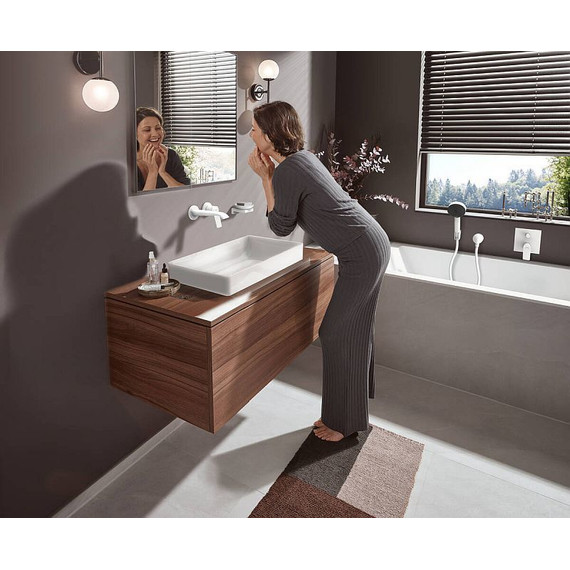 Смеситель для ванны Hansgrohe Vivenis 75415700, белый матовый - 2 Смеситель для ванны Hansgrohe Vivenis 75415700, белый матовый фото 2