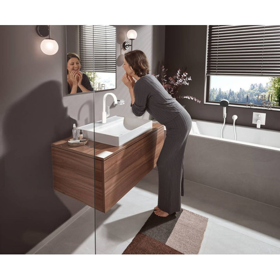 Смеситель для раковины Hansgrohe Vivenis 75032700, белый матовый - 2 Смеситель для раковины Hansgrohe Vivenis 75032700, белый матовый фото 2