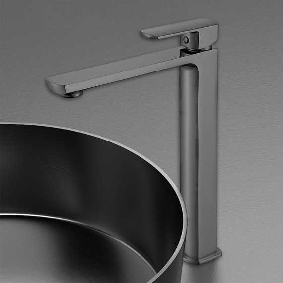 Смеситель для раковины высокий Vincea Next VBF-1N2GM, вороненая сталь - 2 Смеситель для раковины высокий Vincea Next VBF-1N2GM, вороненая сталь фото 2