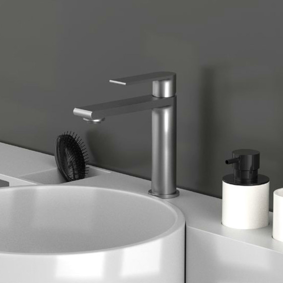 Смеситель для раковины Vincea Vogue VBF-1V1GM, вороненая сталь - 2 Смеситель для раковины Vincea Vogue VBF-1V1GM, вороненая сталь фото 2